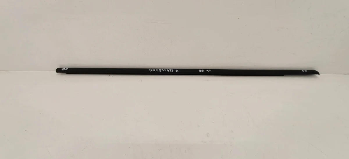 Tätningslist dörrglas höger bak VW Golf 5H4837478B