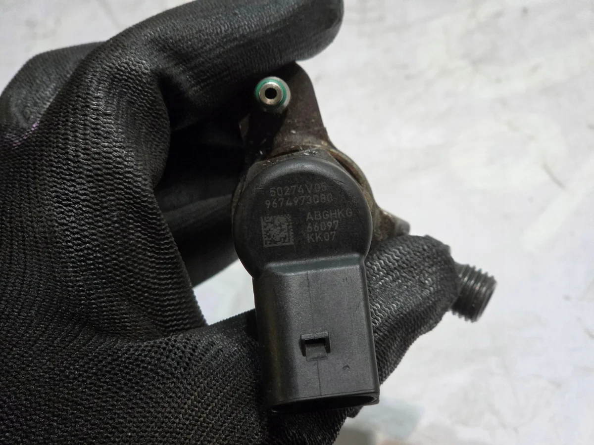 Ruiskutussuutin Ford 1.6 TDCI 9674973080 image 8