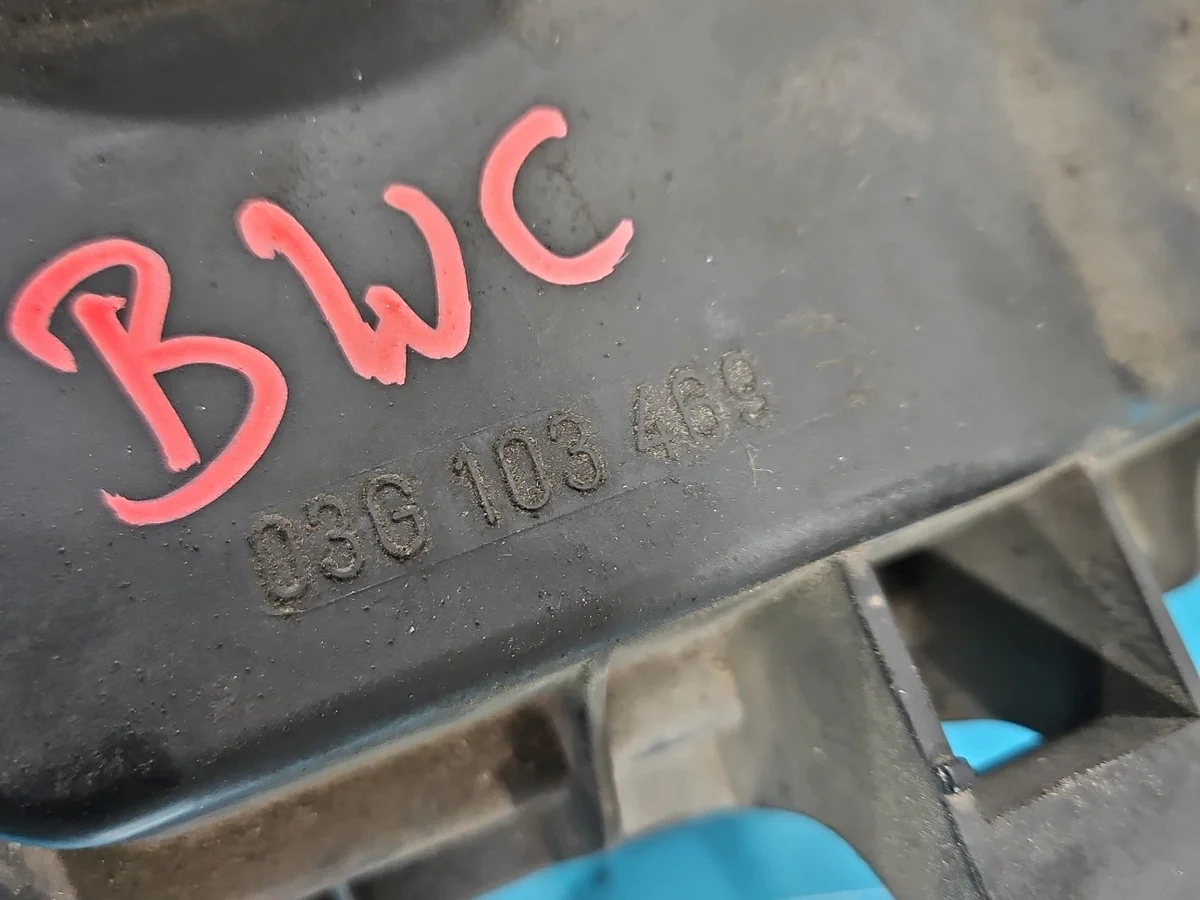 Venttiilikannen Mitsubishi Lancer 03G103475C 07-16