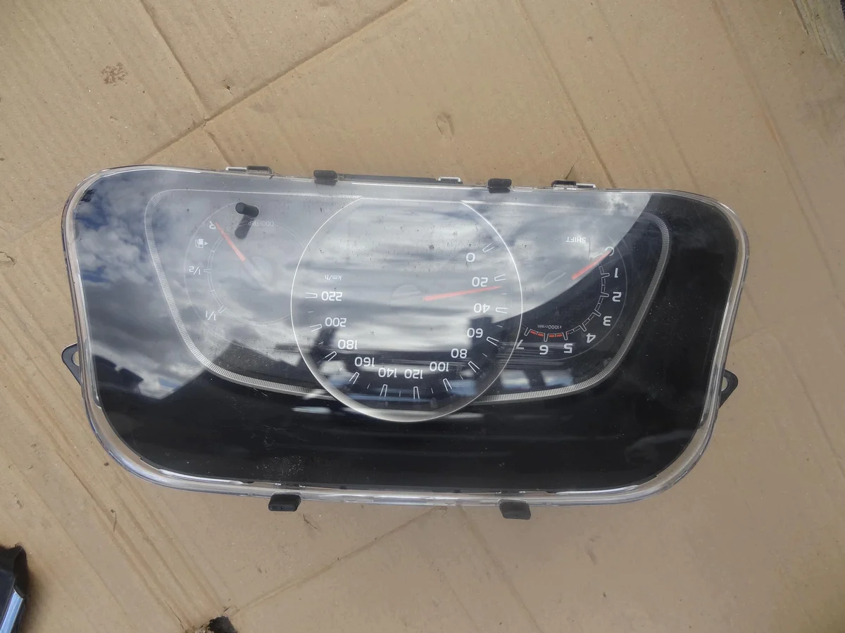Toyota RAV4 IV Instrumentenpaneel 157570-0100