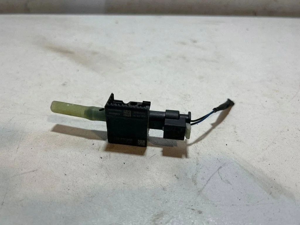 Sensor de choque BMW i4 10104800