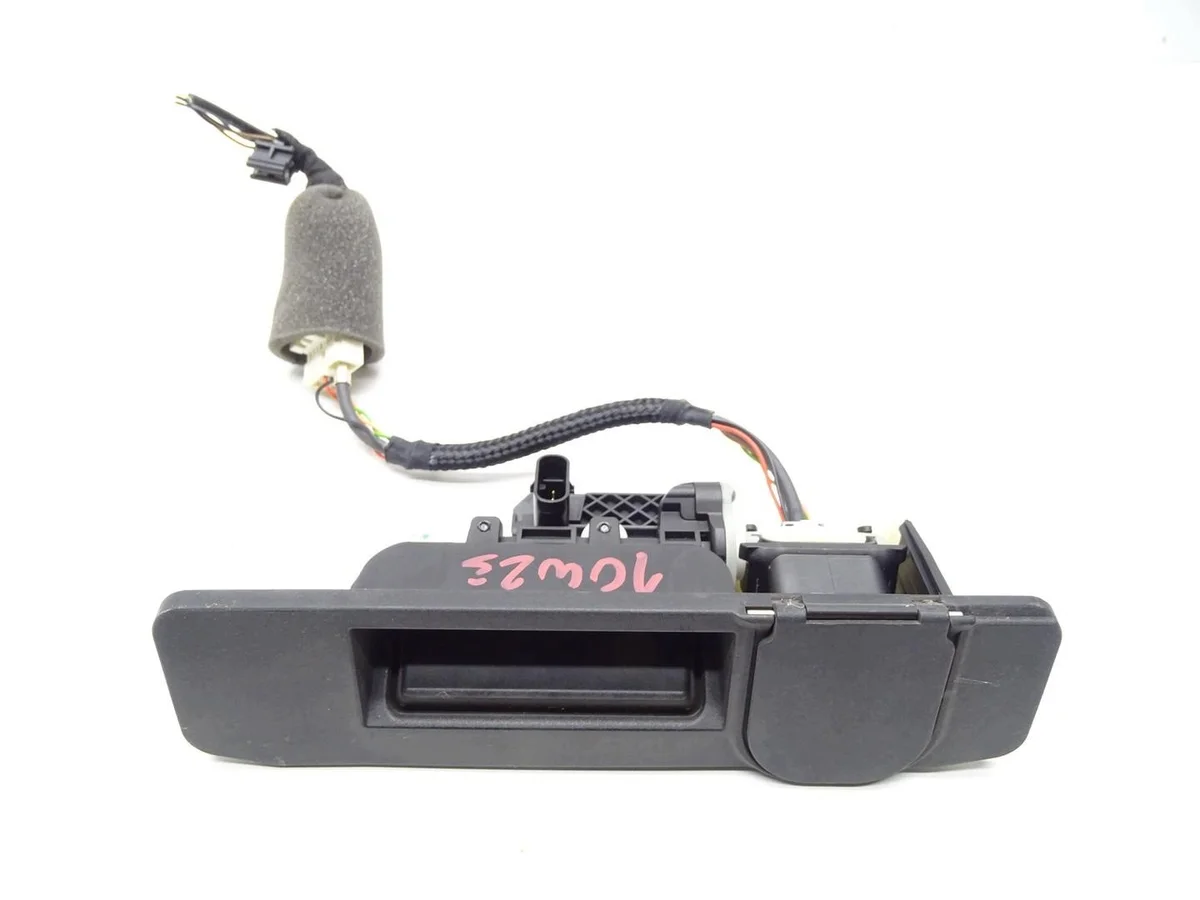 Takaluukun kahva Mercedes W176 A-sarja A1667500993 A166750099319102611541
