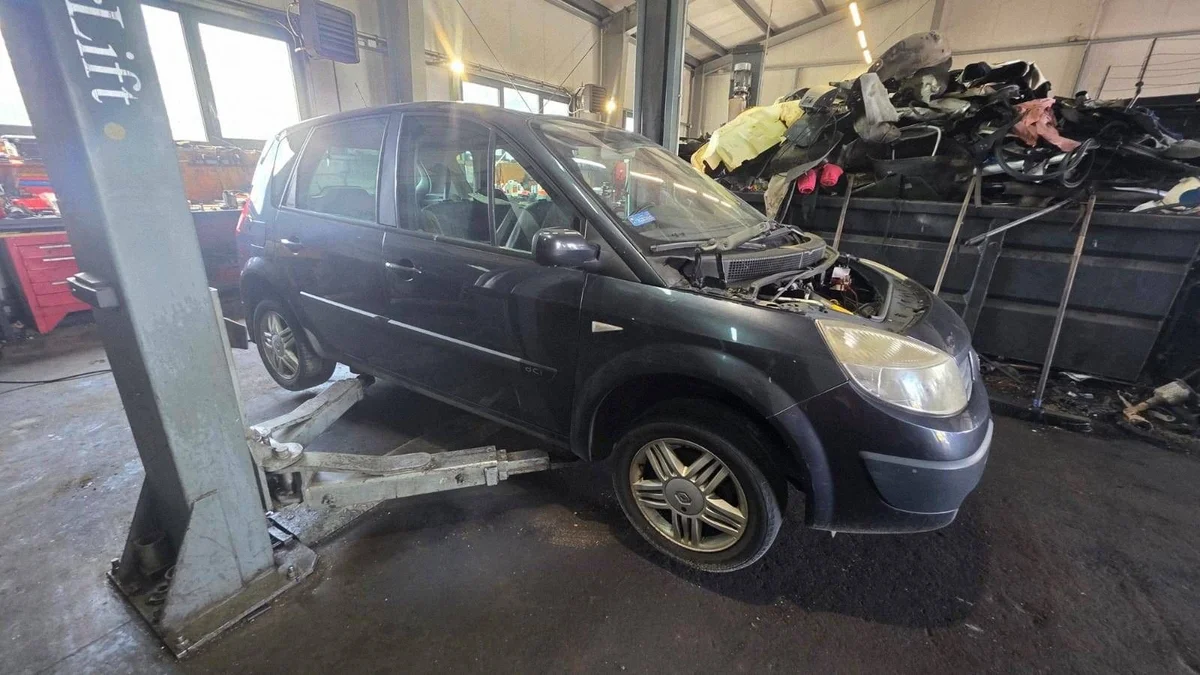 Renault Scenic II Ohjaustehostin 8200442177 image 8