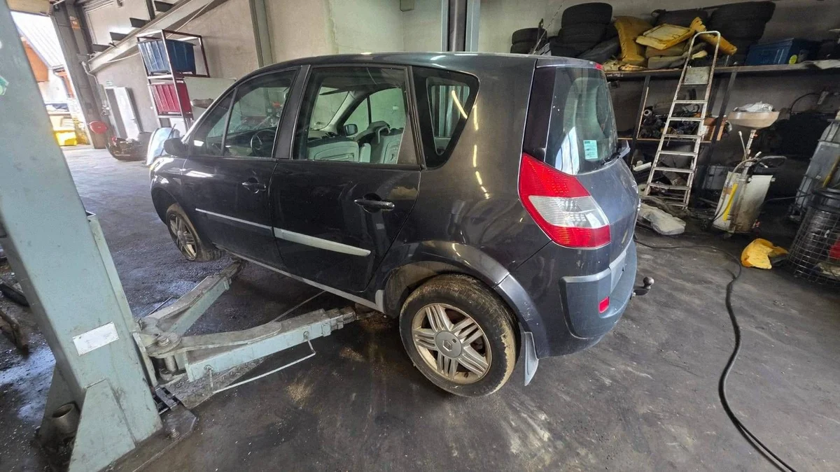Renault Scenic II Ohjaustehostin 8200442177 image 10