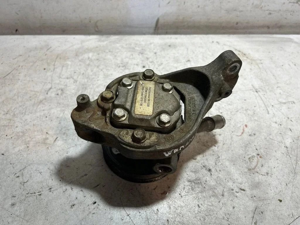 Ohjaustehostimen pumppu Mopar Wrangler JK 3,6 V6 5154400AC