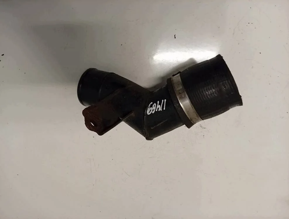 Intercooler Hose Toyota Avensis 2.0L EIS3102360