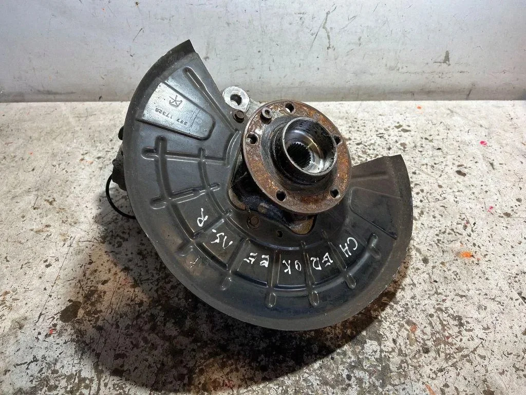 Front Right Wheel Hub Jeep Cherokee 2015 04877888AC