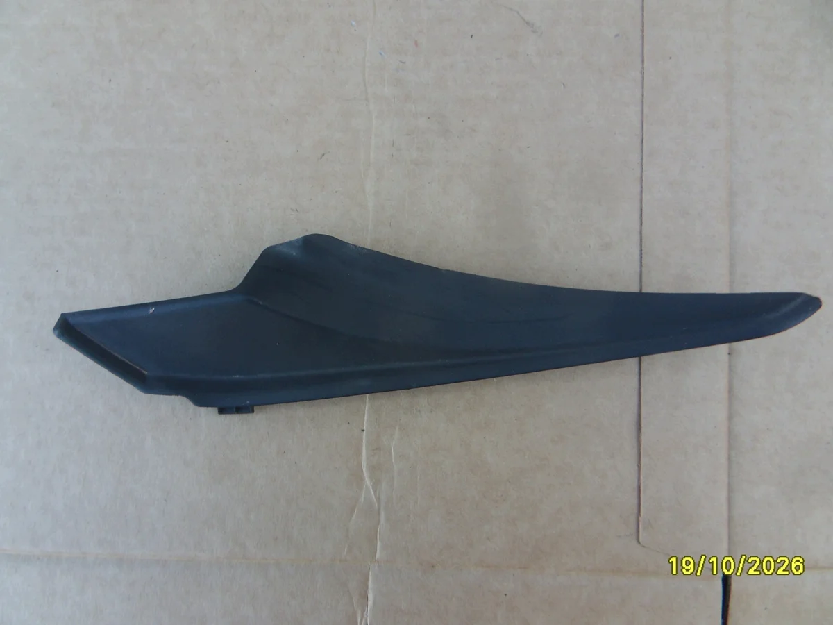 Afdekking onder de ruitenwissers links Toyota Auris E180 53867-02040