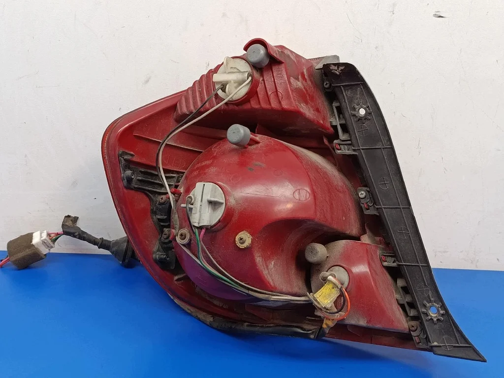 Luz trasera derecha Hyundai Accent II