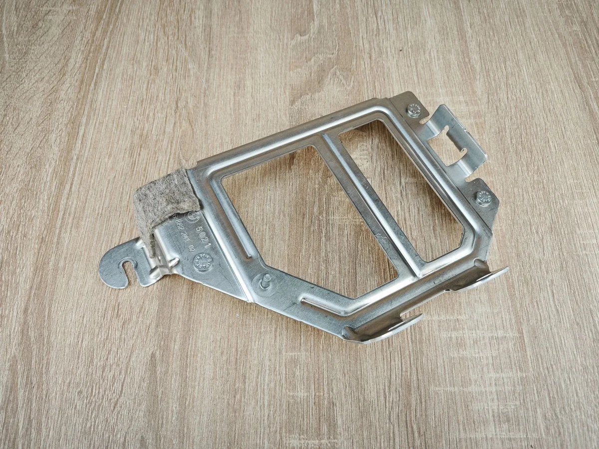Soporte Amplificador BMW Serie 8 G15 6882241