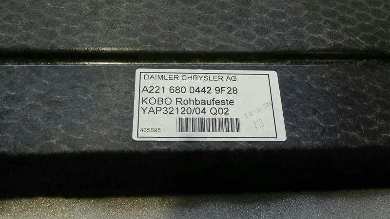 Kit garniture coffre Mercedes Classe S W221 A2216800442 image 4