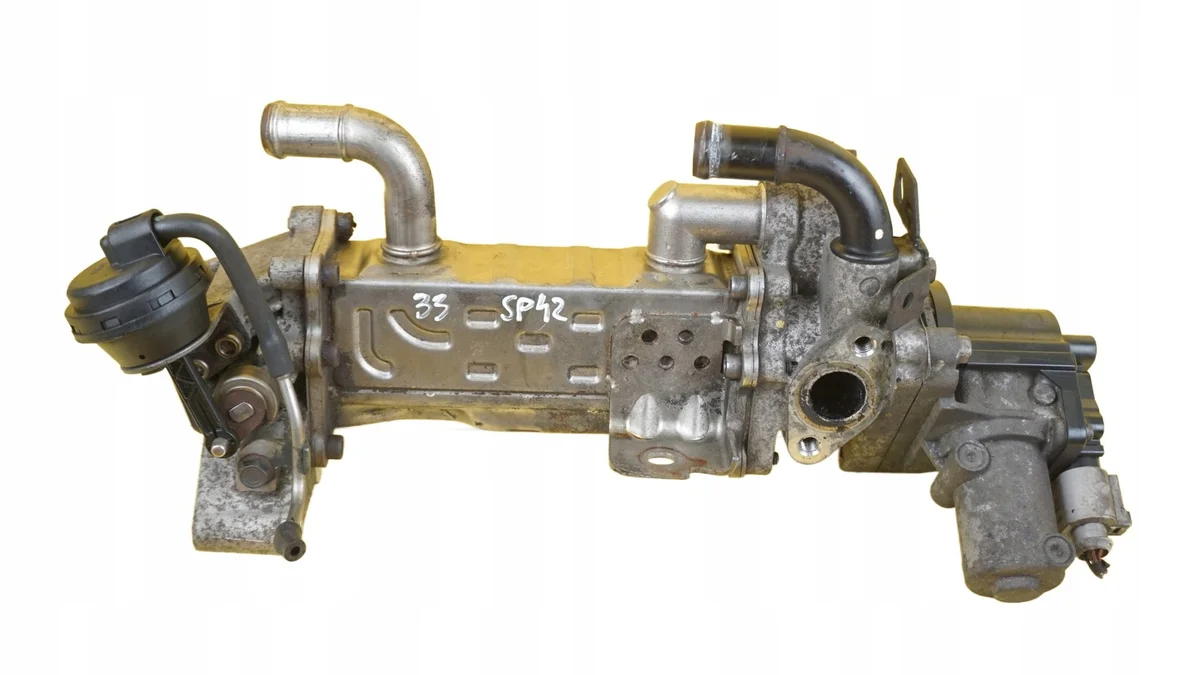 EGR-jäähdytin 28416-2A850 Hyundai iX35 i40 Carens