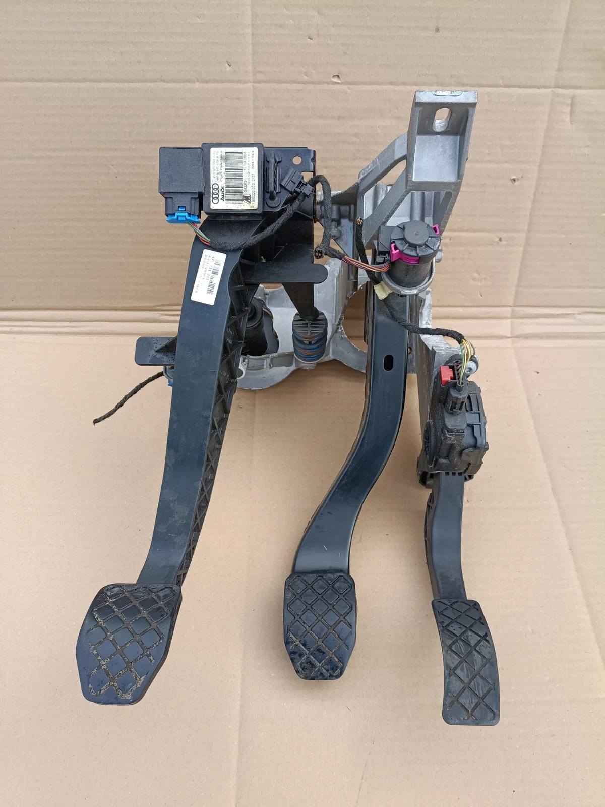 Pedaler för Audi A6 C6 (4F1721117F) 2004-2011