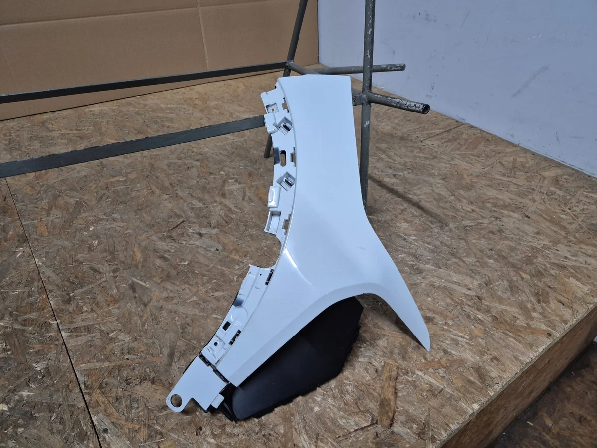 List för främre stötfångare höger Renault Megane 622568707R