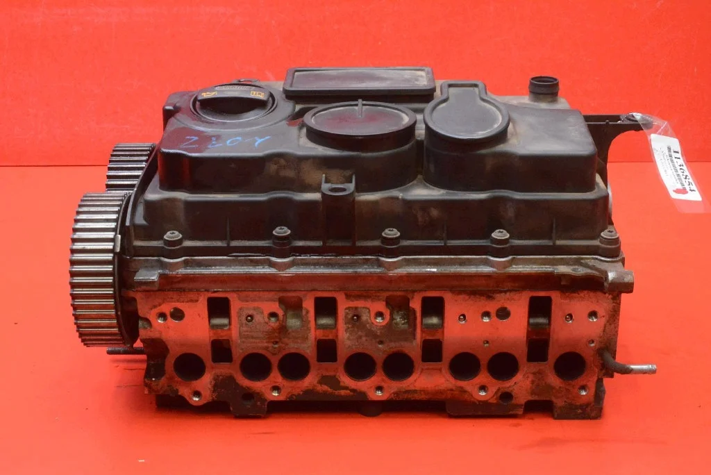 Motorhuvud 03G103373A VW Passat B6 2005-2010