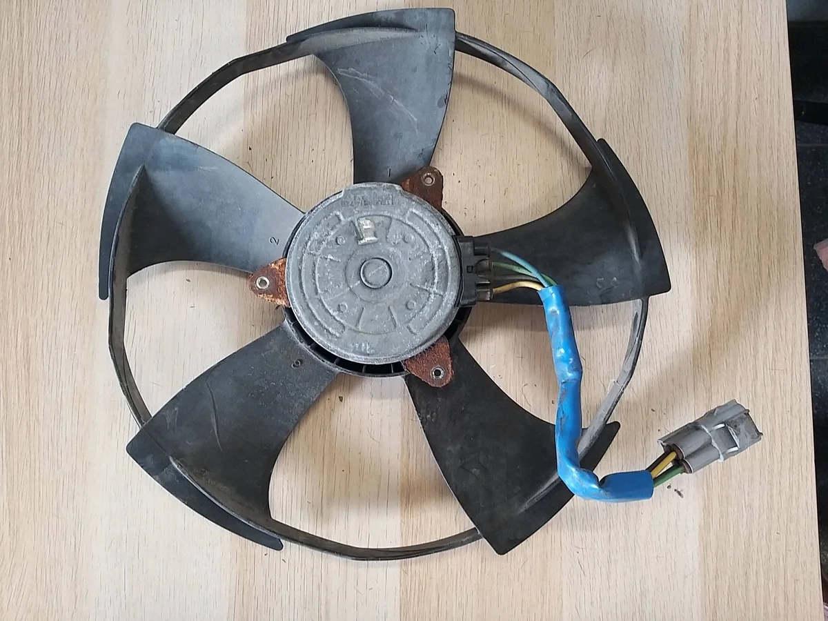 Suzuki Swift MK8 Radiateurventilator 1.2 16V NNI18212