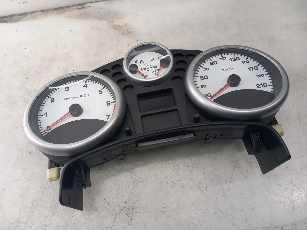 Mittaristo Peugeot 207 A2C53190331 06-15