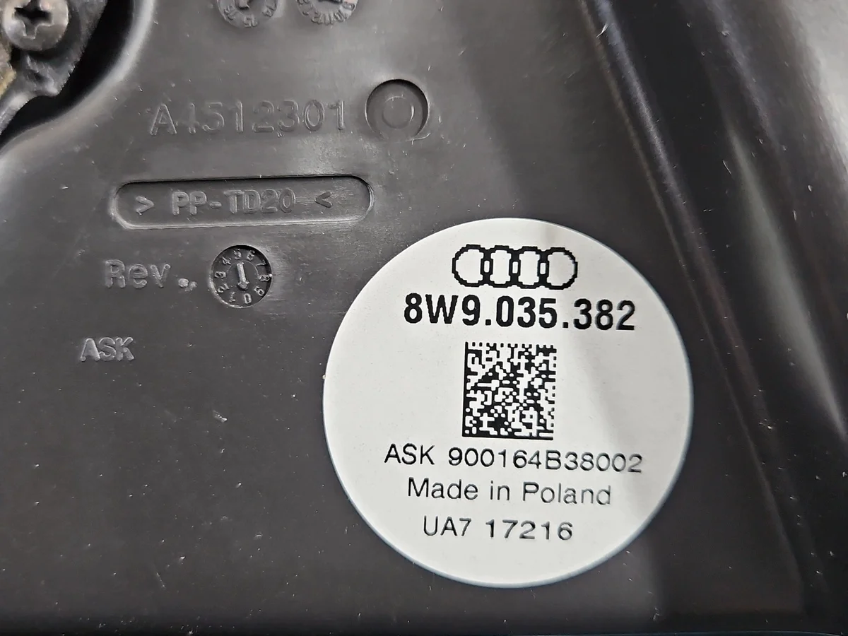 Audi A4 B9 subwoofer 8W9035382