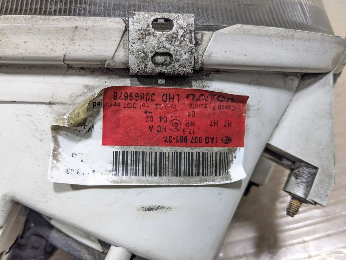 Volvo S40 V40 Farol Esquerdo 1AG00786137 image 3