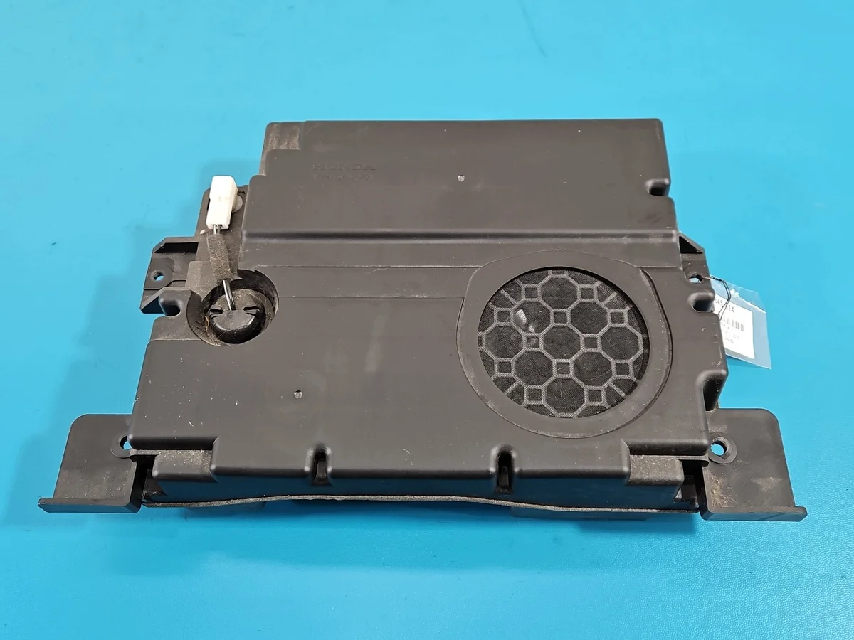 Honda CR-V IV Subwoofer 81100-T1G-G820