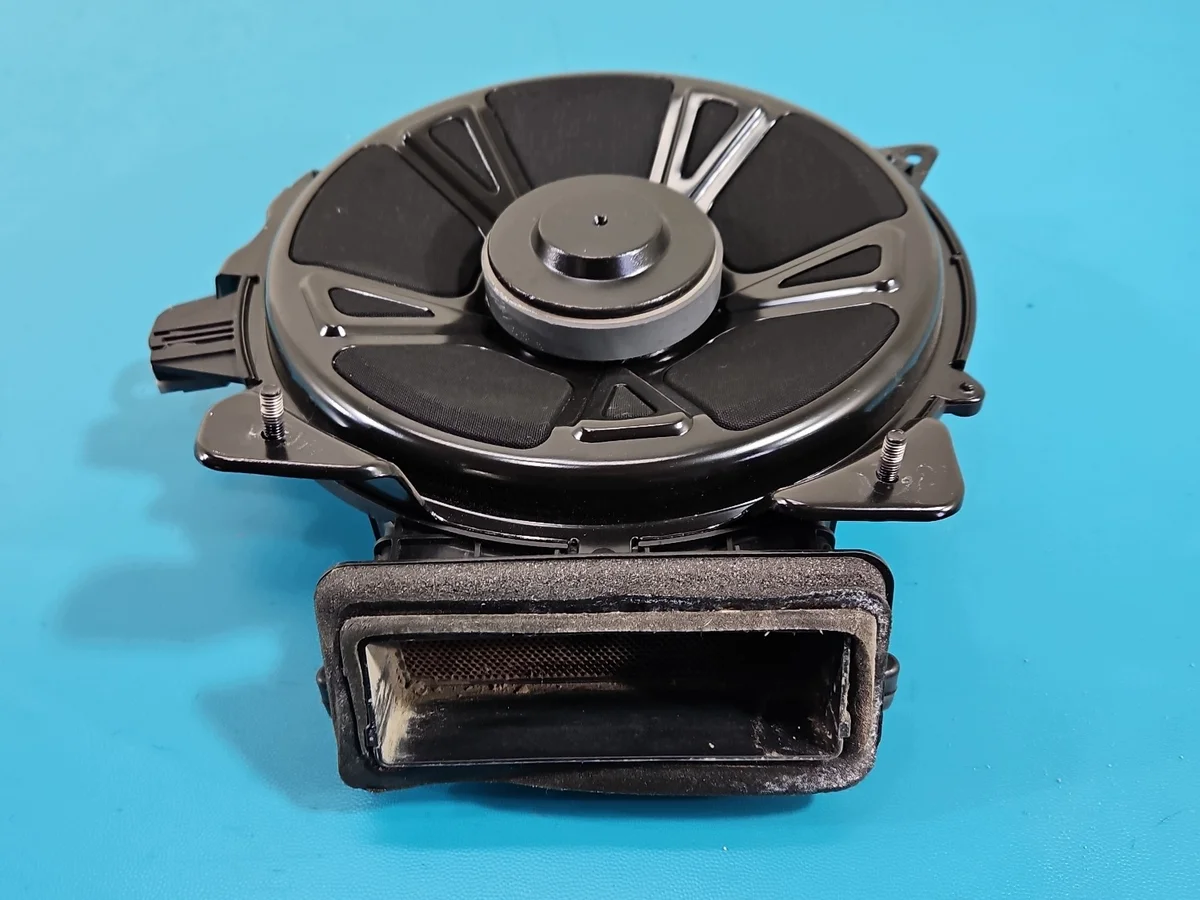 Volvo XC60 II subwoofer 32212620
