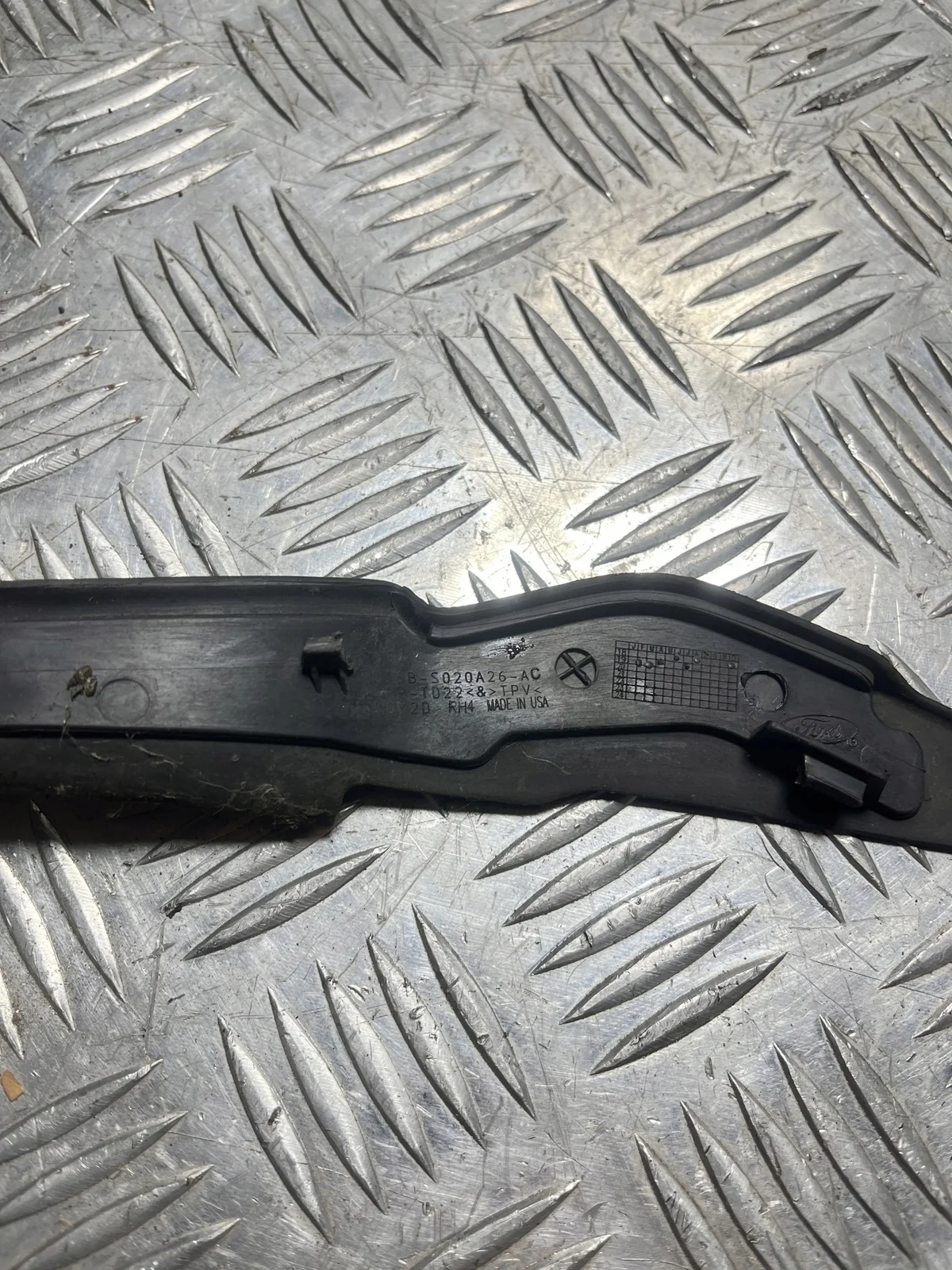 Right Windscreen End Cap Ford Kuga Mk3 20- LJ6B-S020A26-AC
