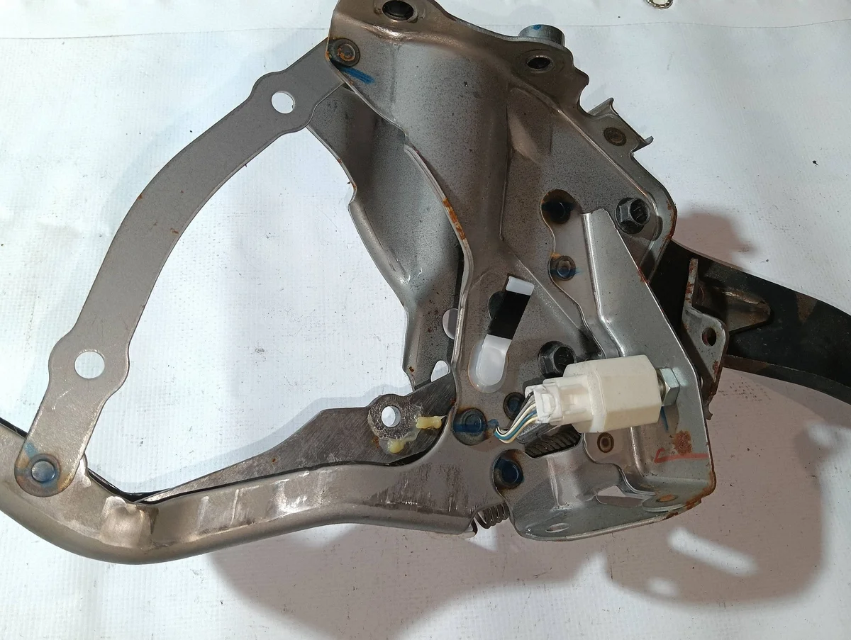 Peda de Travão Lexus NX 4711078050 image 3