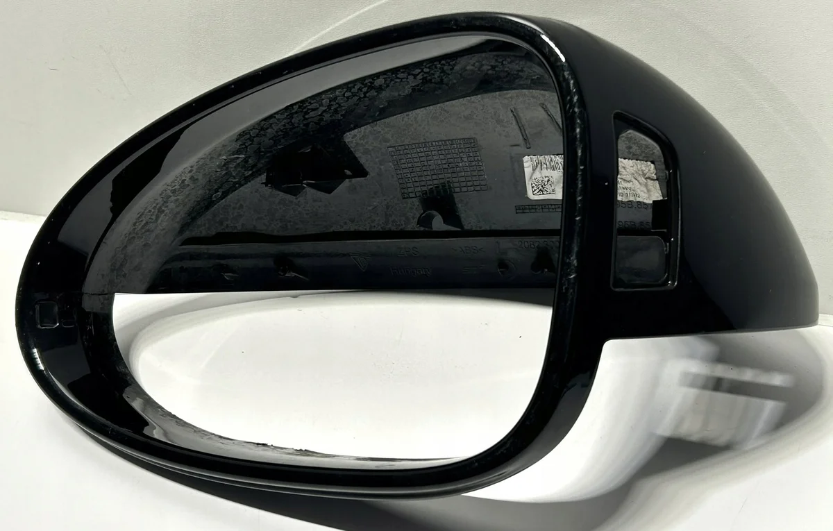 Porsche Macan 95B peilinkotelon suojus vasen 95B857527A