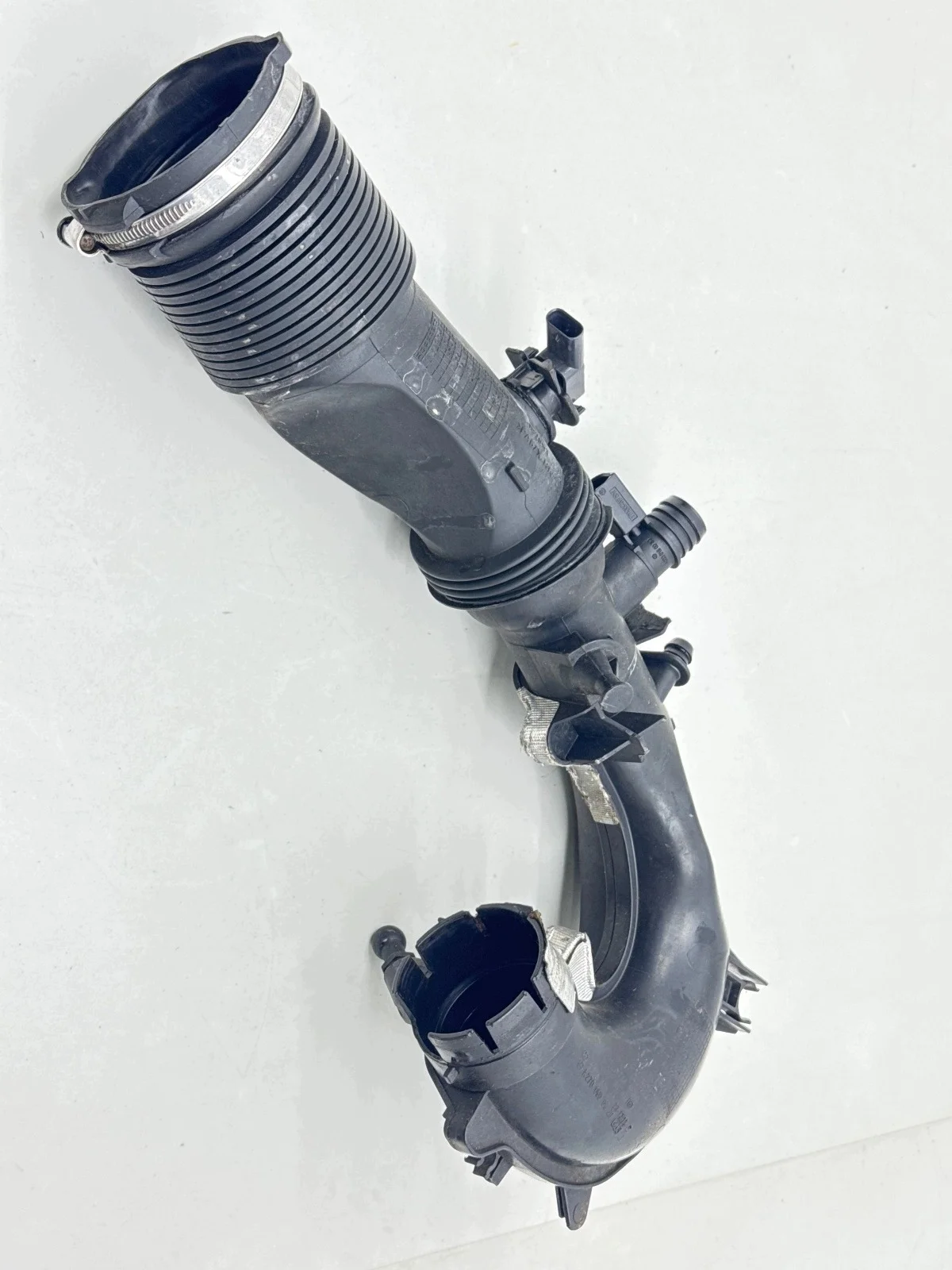 Mercedes-Benz CLA C117 putki A2700901029