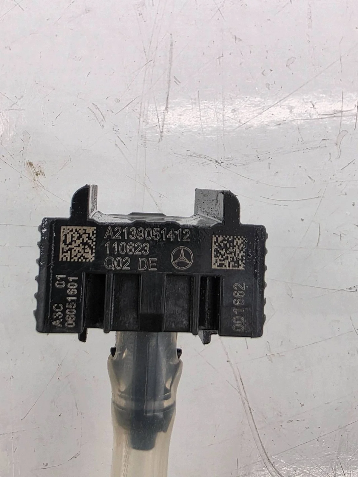 Jalankulkijoiden suojatunnistin Mercedes E-sarja W213 A2139051412