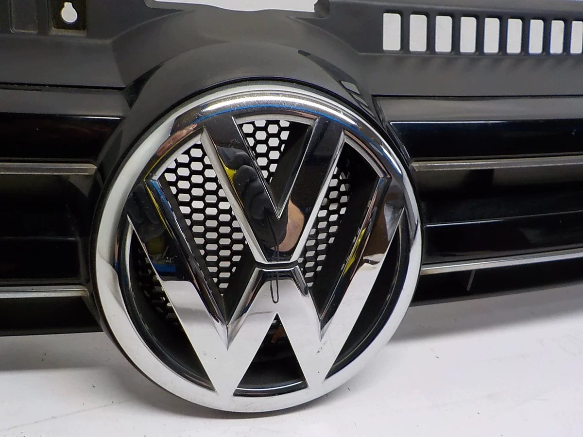 VW Golf Plus VI Grill 5M0853653D image 10