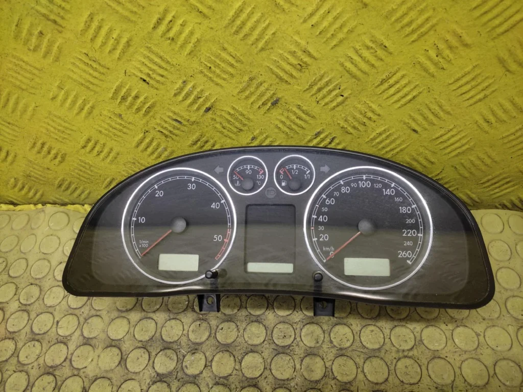 Mittaristo VW Passat B5 3B0920807G