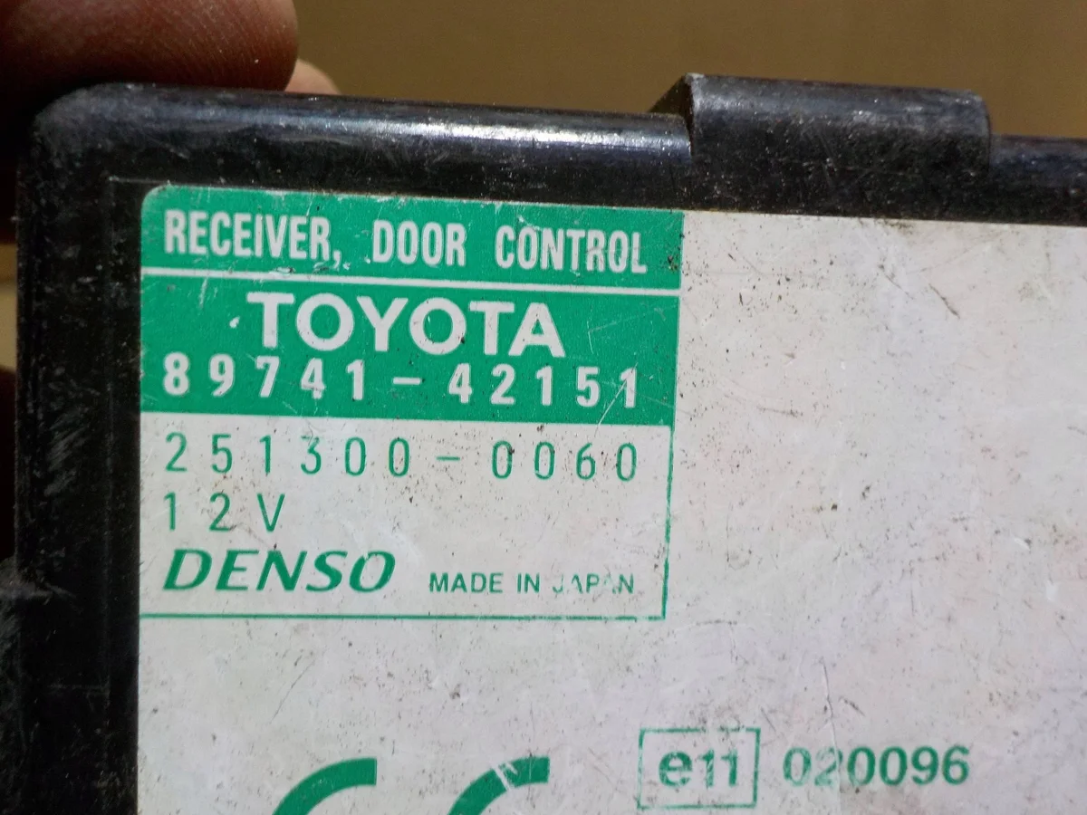 Módulo de Porta Toyota RAV4 89741-42151