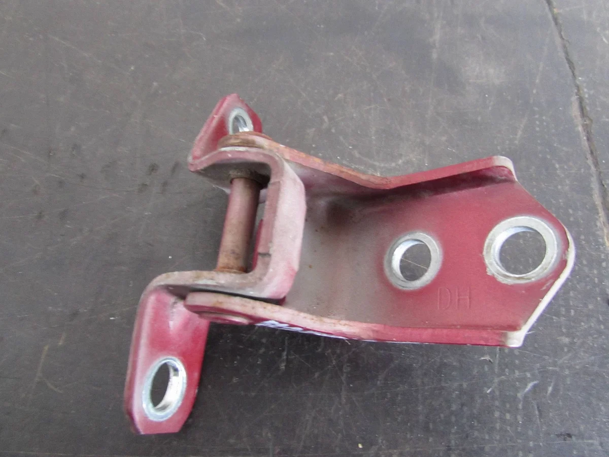 Lower Door Hinge Mazda 6 Coupe KBI65649