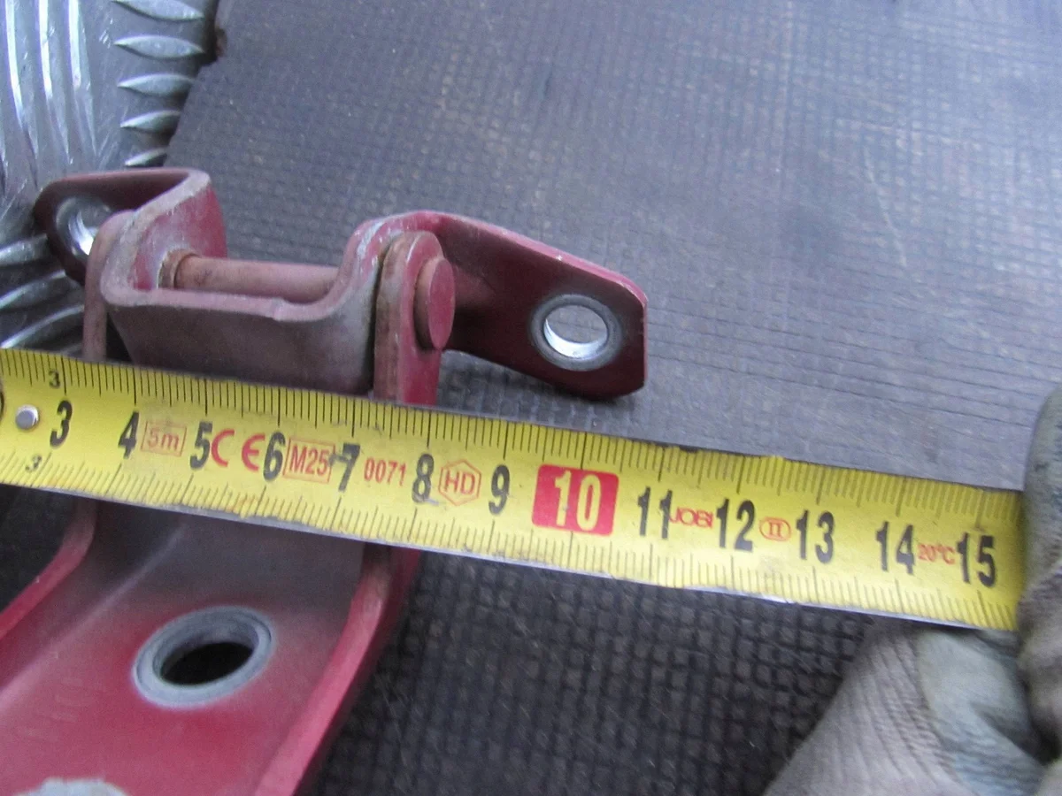 Lower Door Hinge Mazda 6 Coupe KBI65649 image 3
