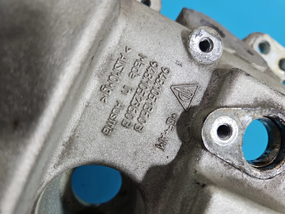 Cubierta de válvulas Porsche Cayenne I 4.8 V8 94810513603