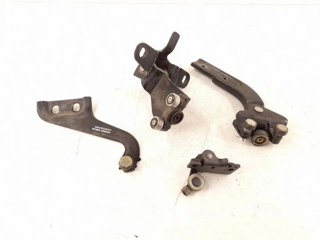 Unterer Türscharnier hinten links Mercedes Vito W639 A6397601247
