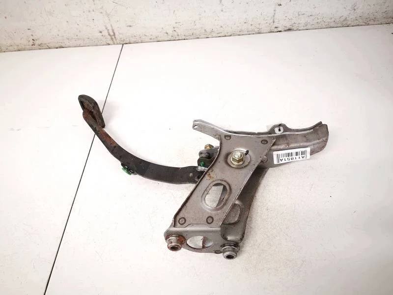Kopplingspedal Toyota Yaris 1.4L 2004 EIS3098299