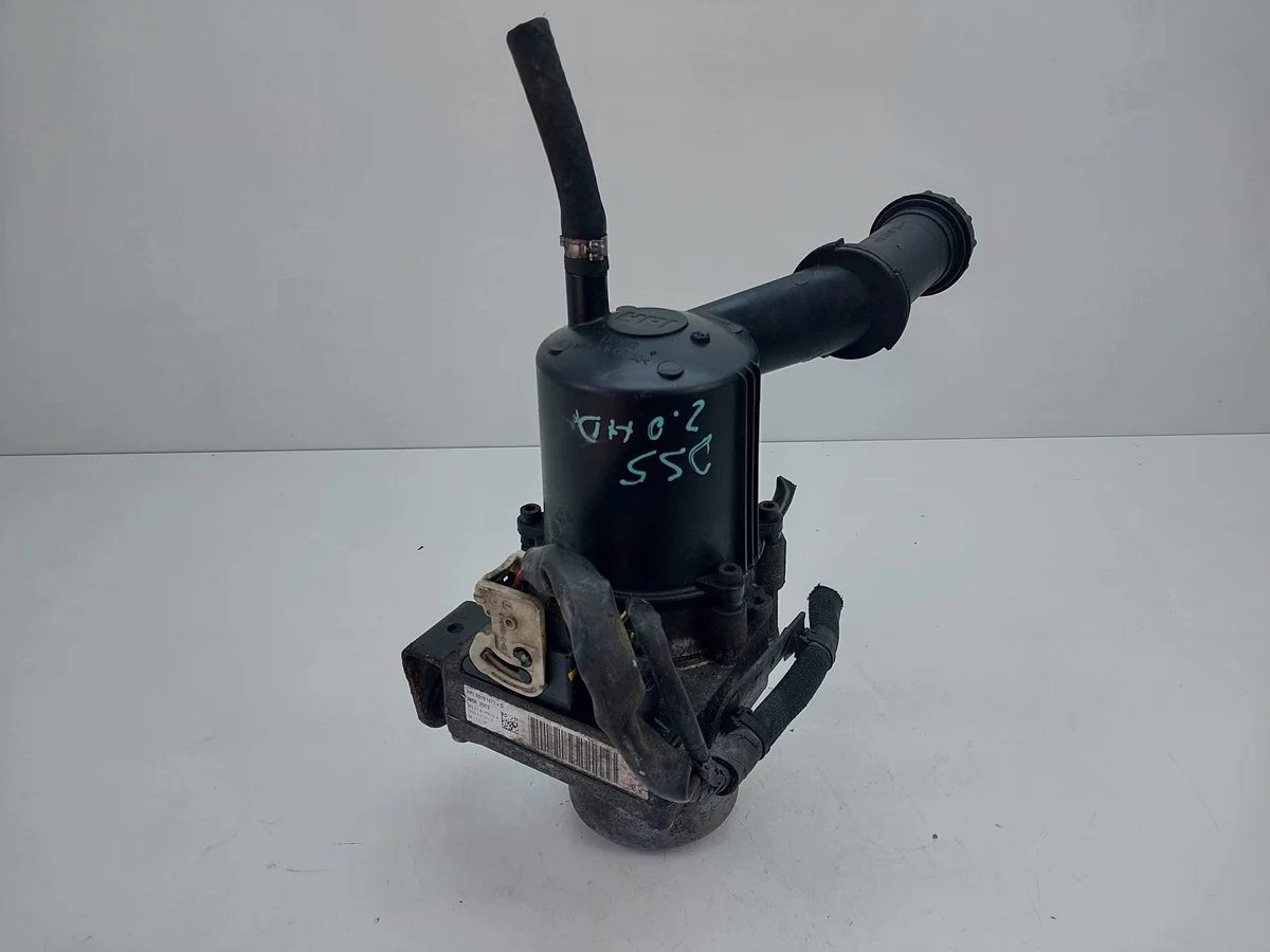 Ohjaustehostimen pumppu Citroen DS5 2.0 HDI 9676772980