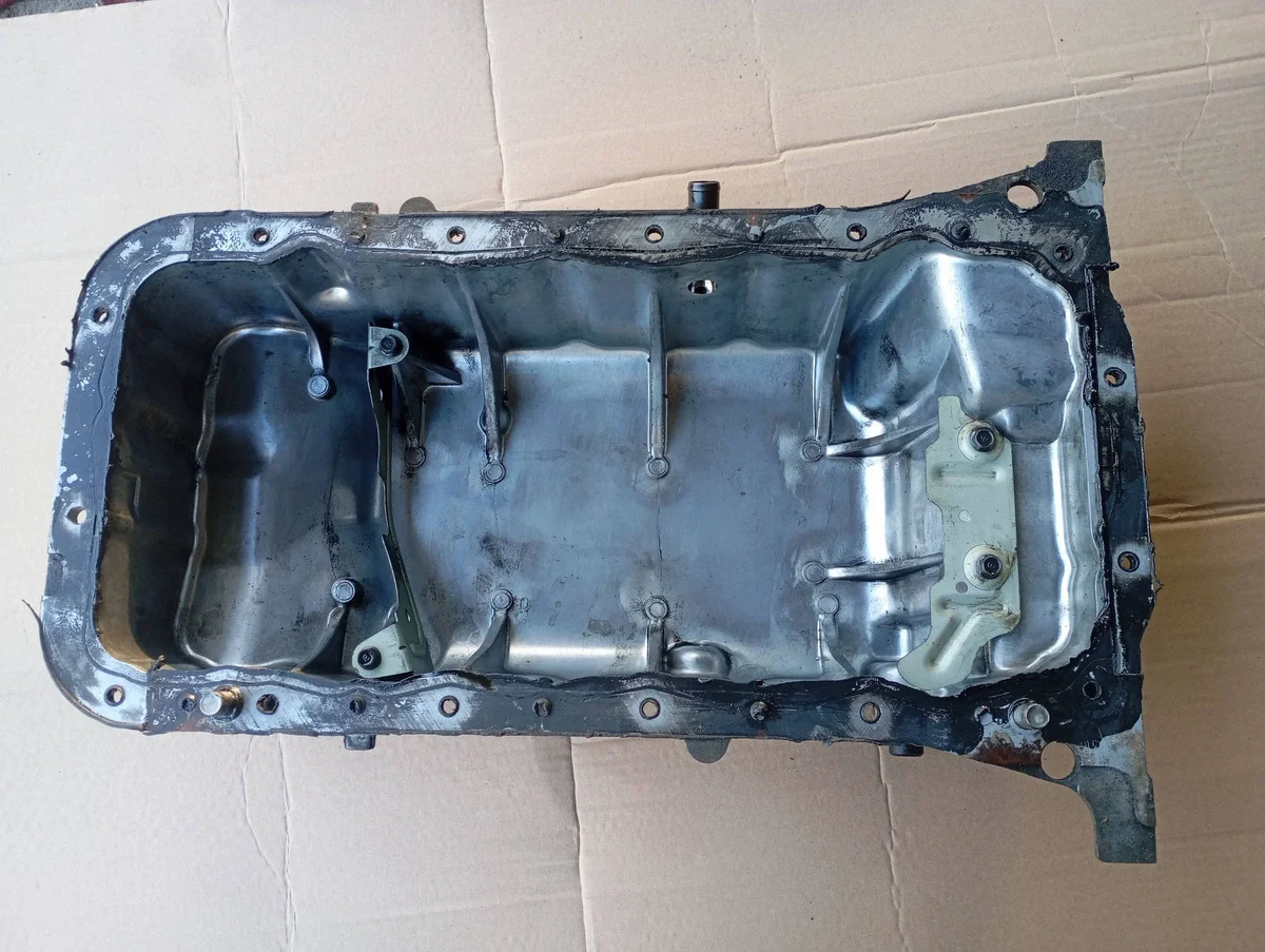 Oljepanna Kia Carnival Sedona 2.9 CRDI