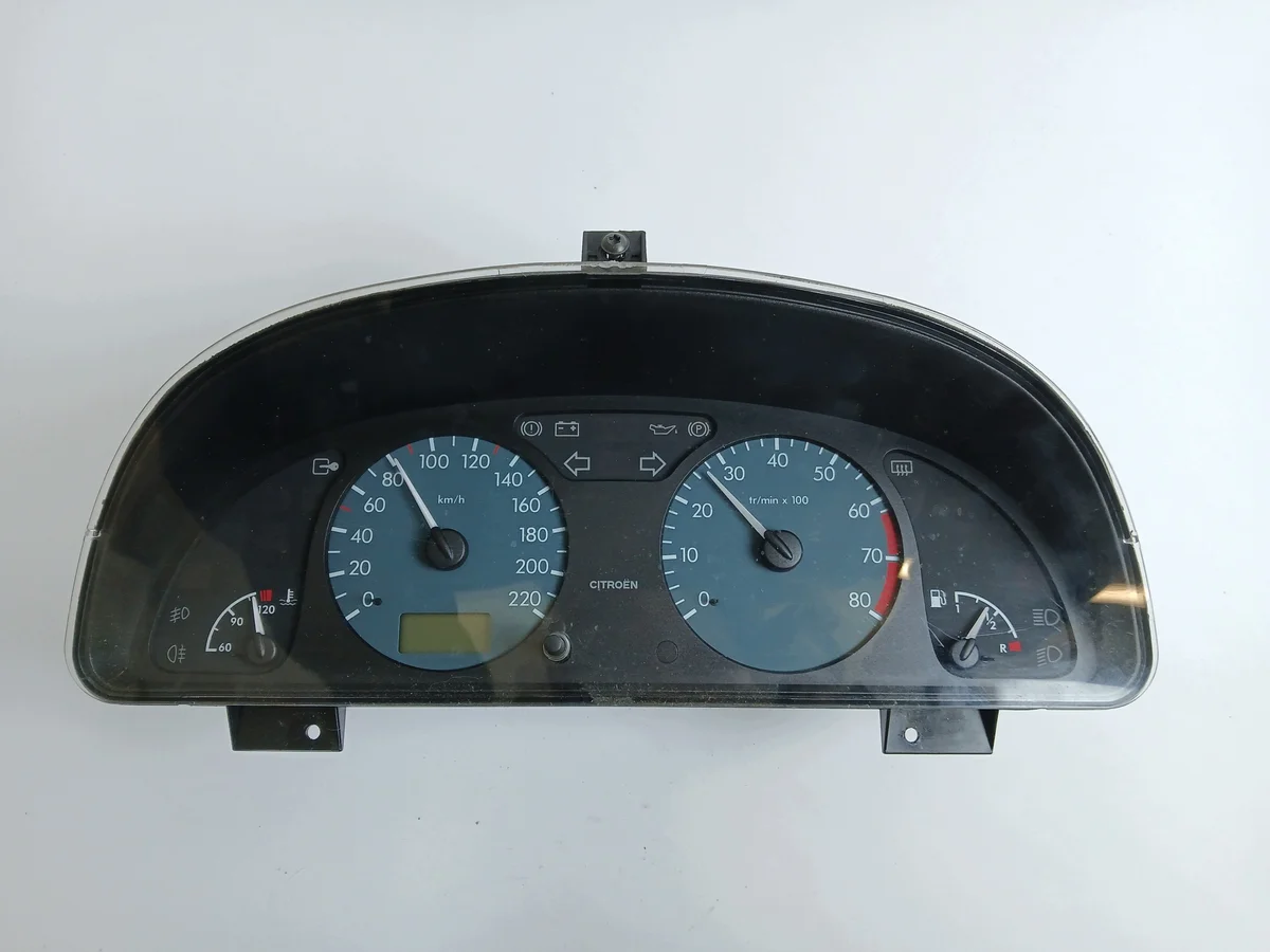 Citroen Xsara II mittaristo 21615885