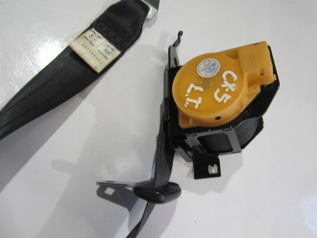 Cinturón de seguridad Mazda CX-5 I COE7551 image 3