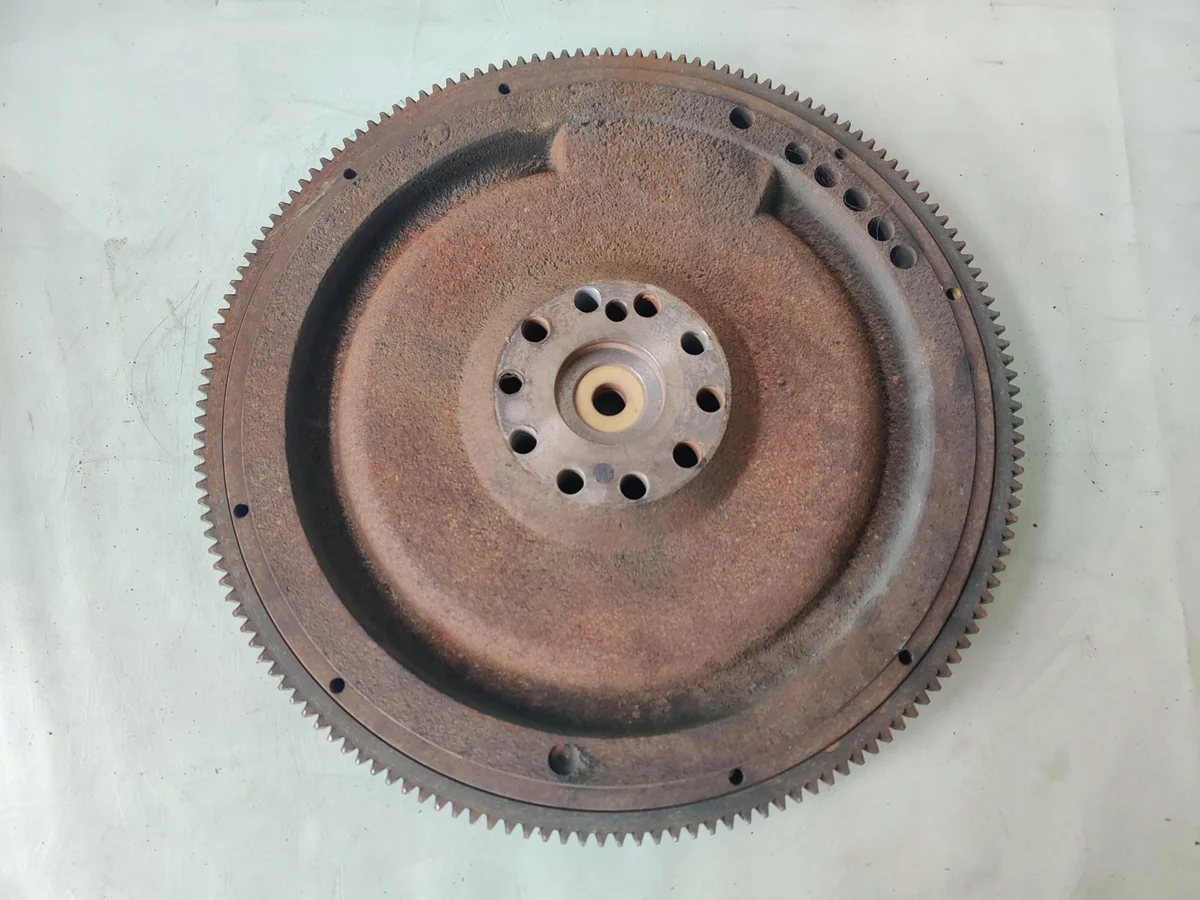 Vauhtipyörä Ford F-250 7.3 V8 Power Stroke T444EG2463