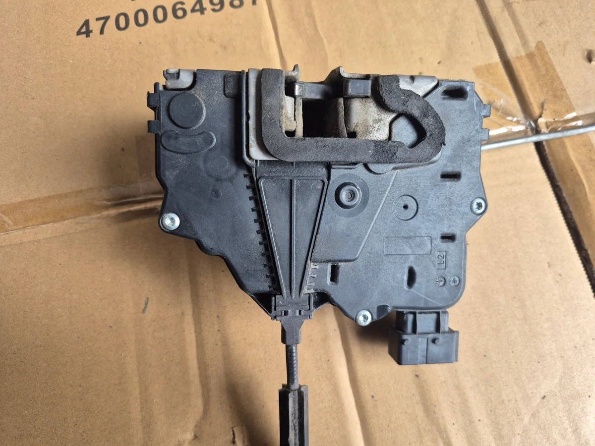 Fiat Punto III Cerradura Puerta Izquierda Delantera 55702897