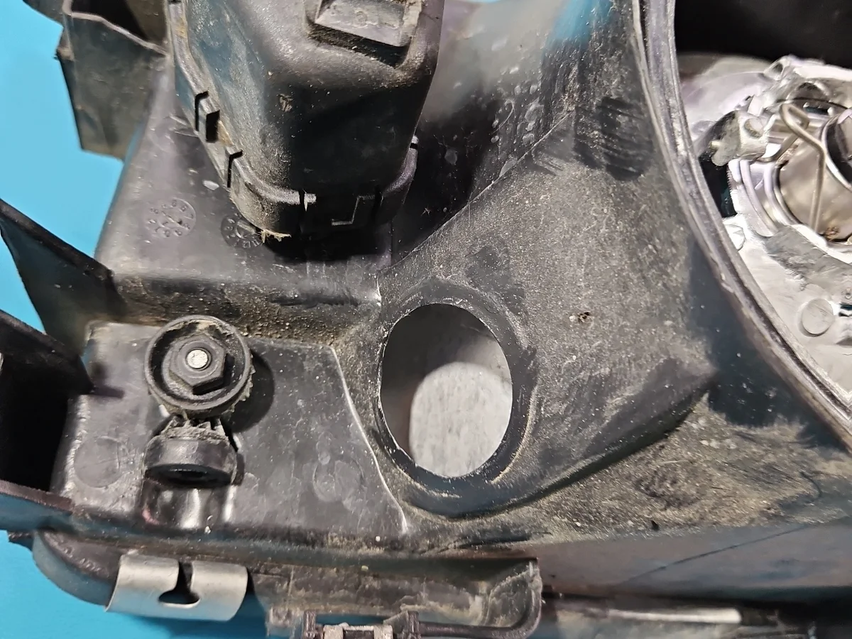 Audi 80 B3 Right Headlight image 7