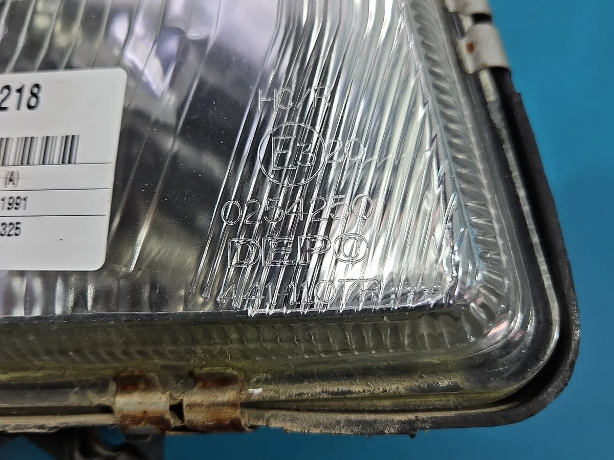 Audi 80 B3 Right Headlight image 8