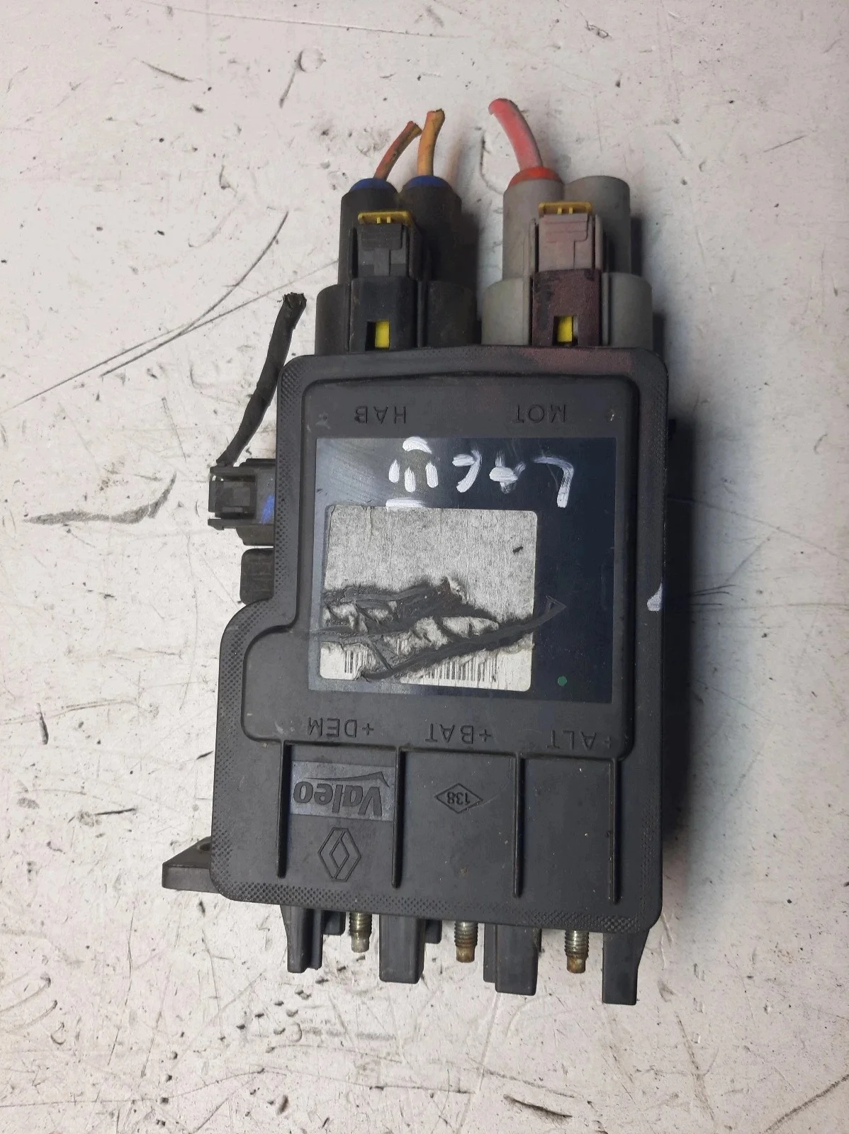 Renault Laguna III Battery Voltage Control Module 7112853