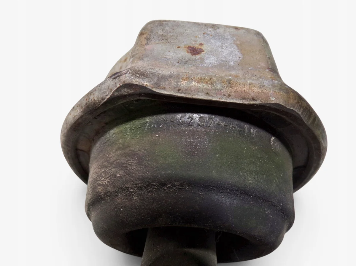 Motorfäste vänster VW 7D0399107AC thumbnail 6