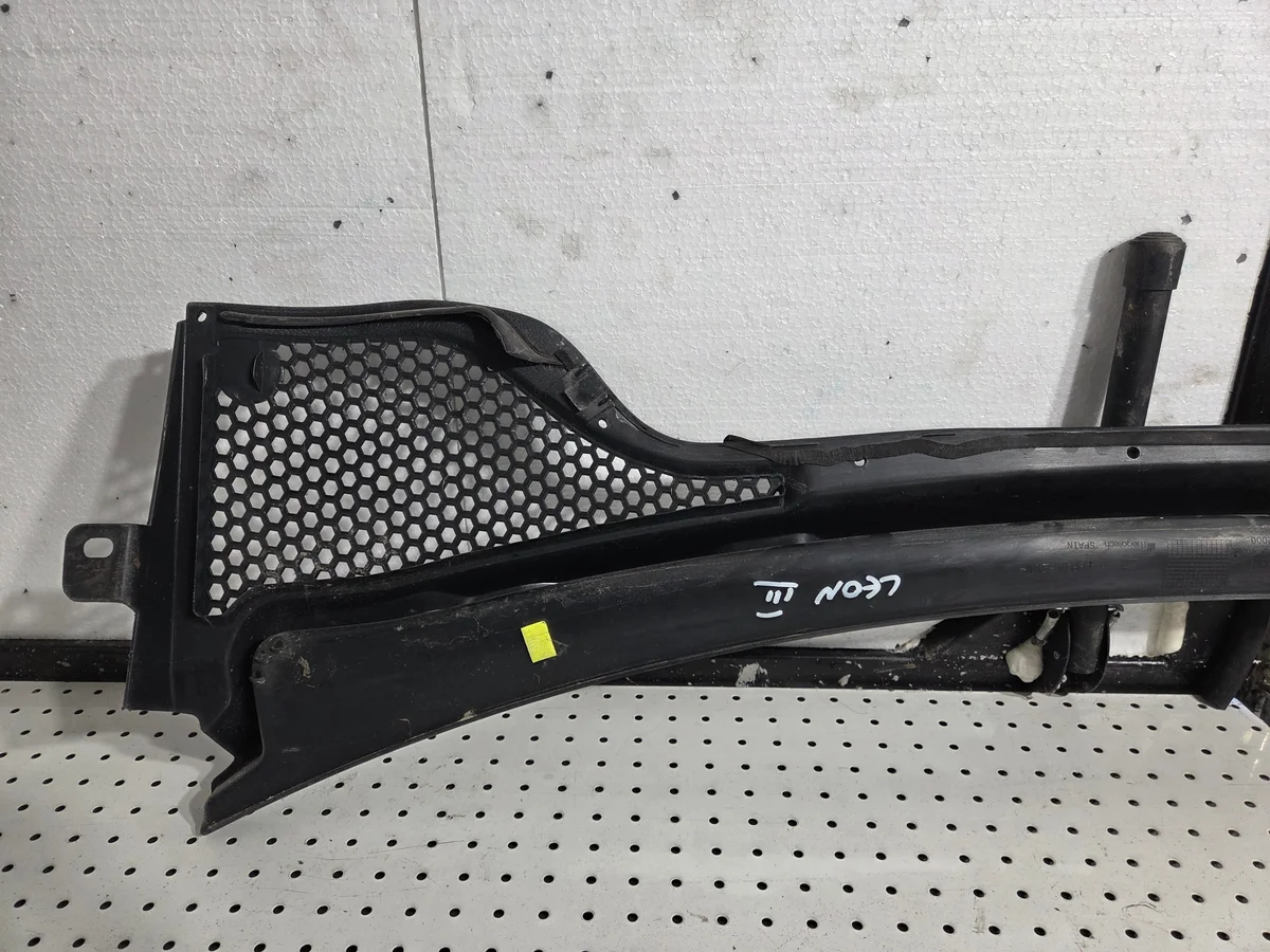 Windshield Cowl Panel SEAT LEON 5F1819403D image 6