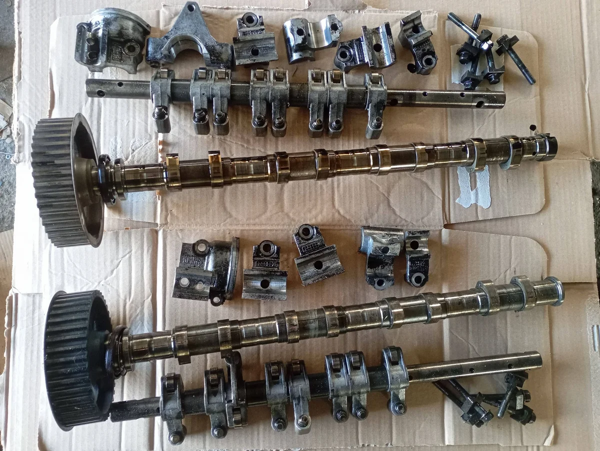 Camshaft Kia Carnival II 2.9